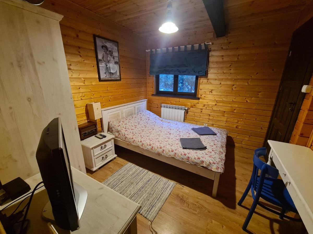 Chata Starych Znajomych Sanok Extérieur photo