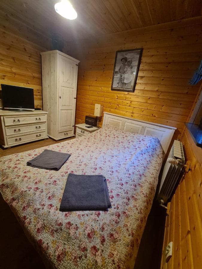 Chata Starych Znajomych Sanok Extérieur photo