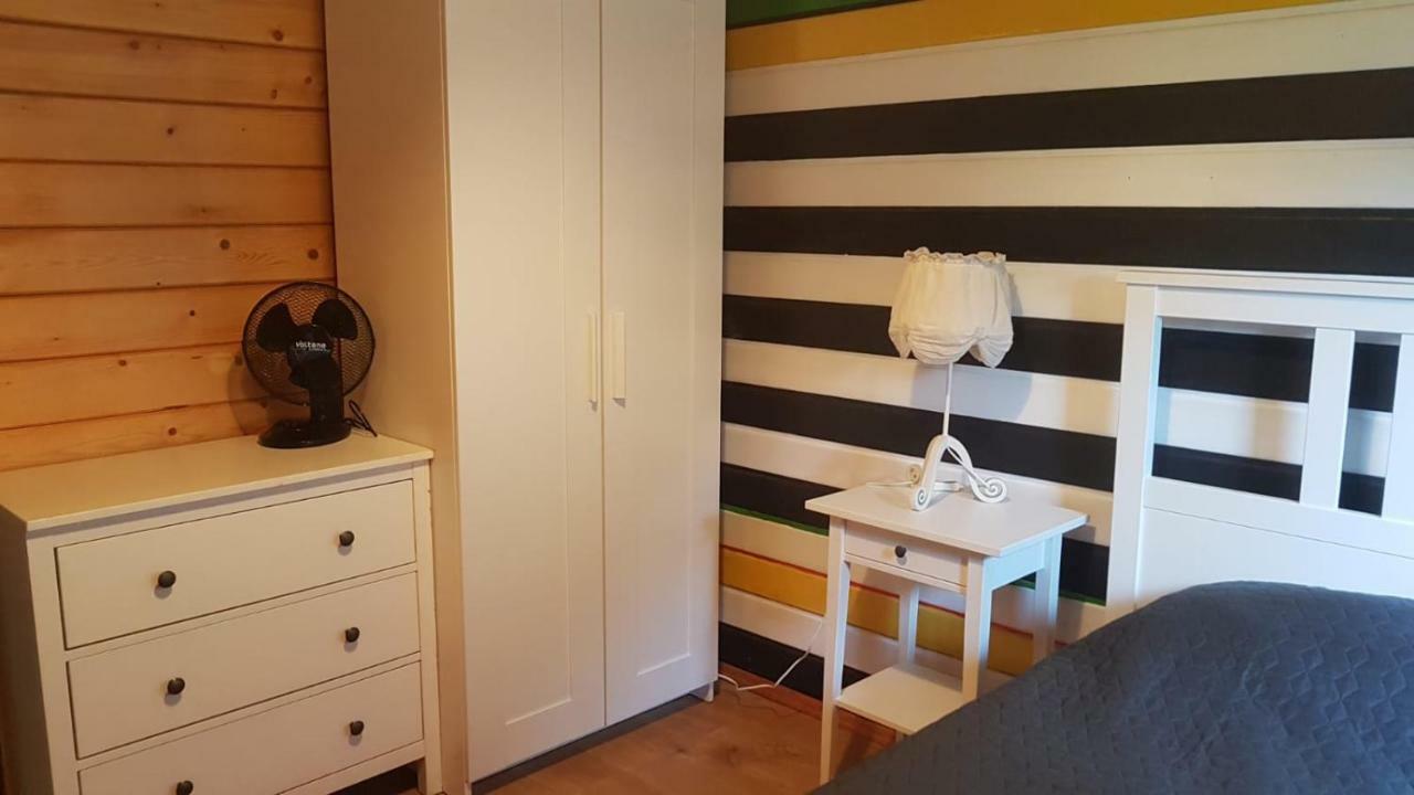 Chata Starych Znajomych Sanok Extérieur photo